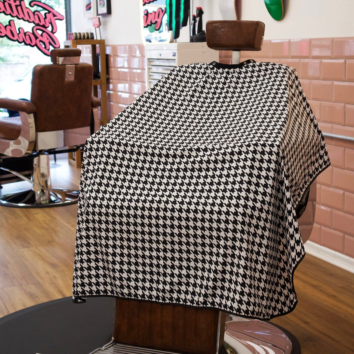 Cape Gang - Houndstooth Barber Gown - Black and White